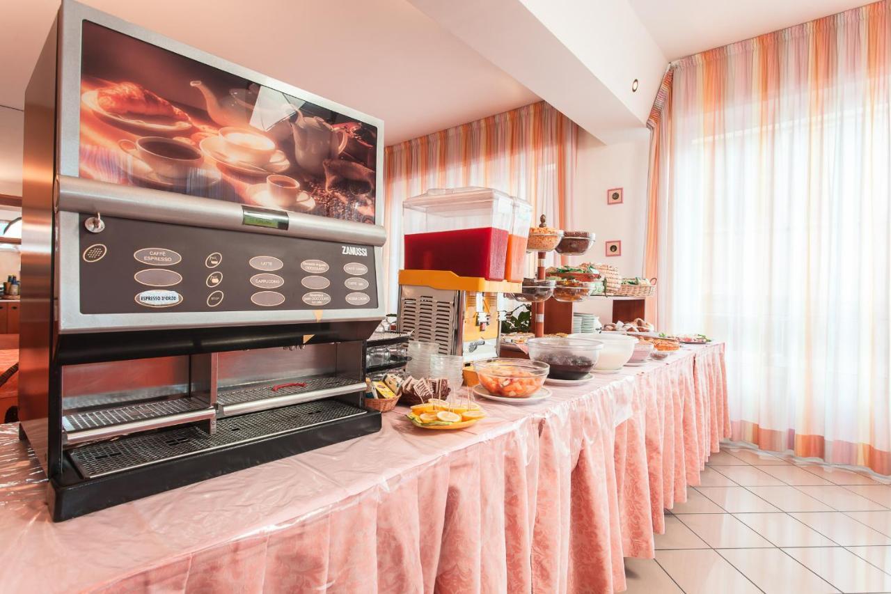 Hotel Joli Чезенатіко Екстер'єр фото
