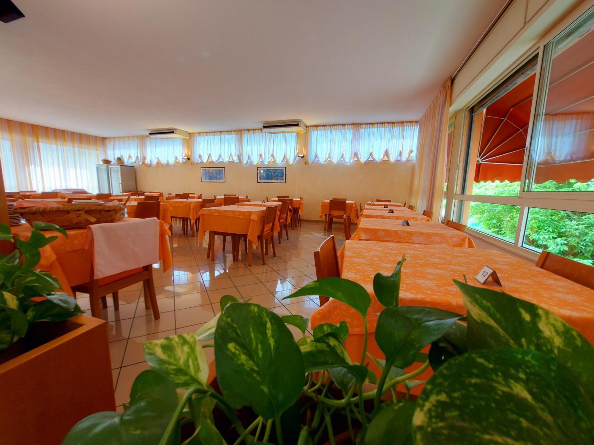 Hotel Joli Чезенатіко Екстер'єр фото