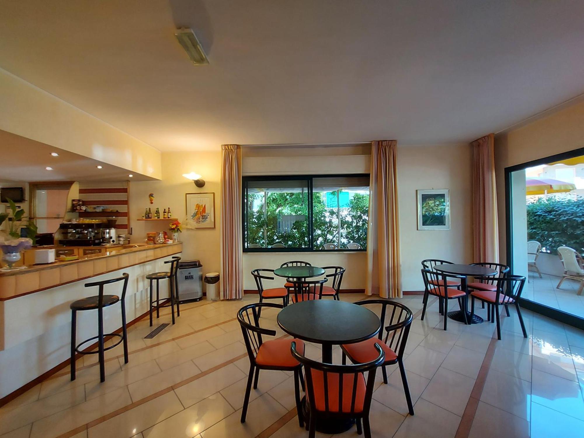 Hotel Joli Чезенатіко Екстер'єр фото