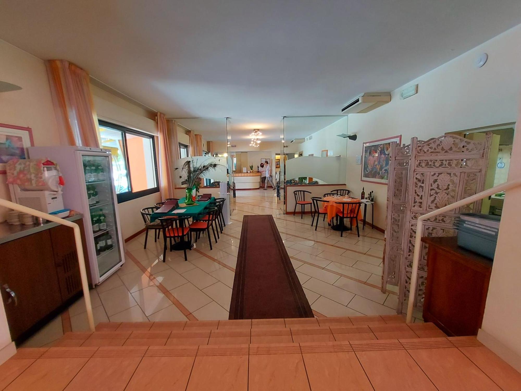 Hotel Joli Чезенатіко Екстер'єр фото